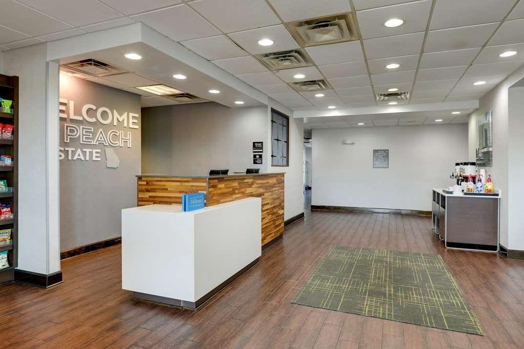 Hampton Inn 莫尔特里 内观 照片