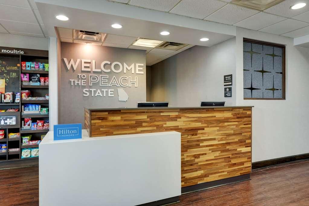 Hampton Inn 莫尔特里 内观 照片