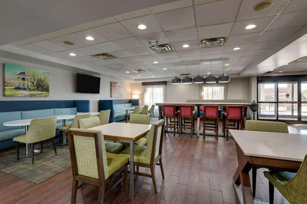 Hampton Inn 莫尔特里 餐厅 照片