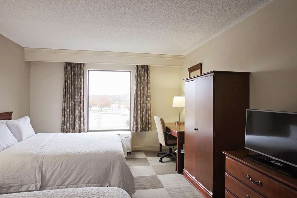 Hampton Inn 莫尔特里 客房 照片
