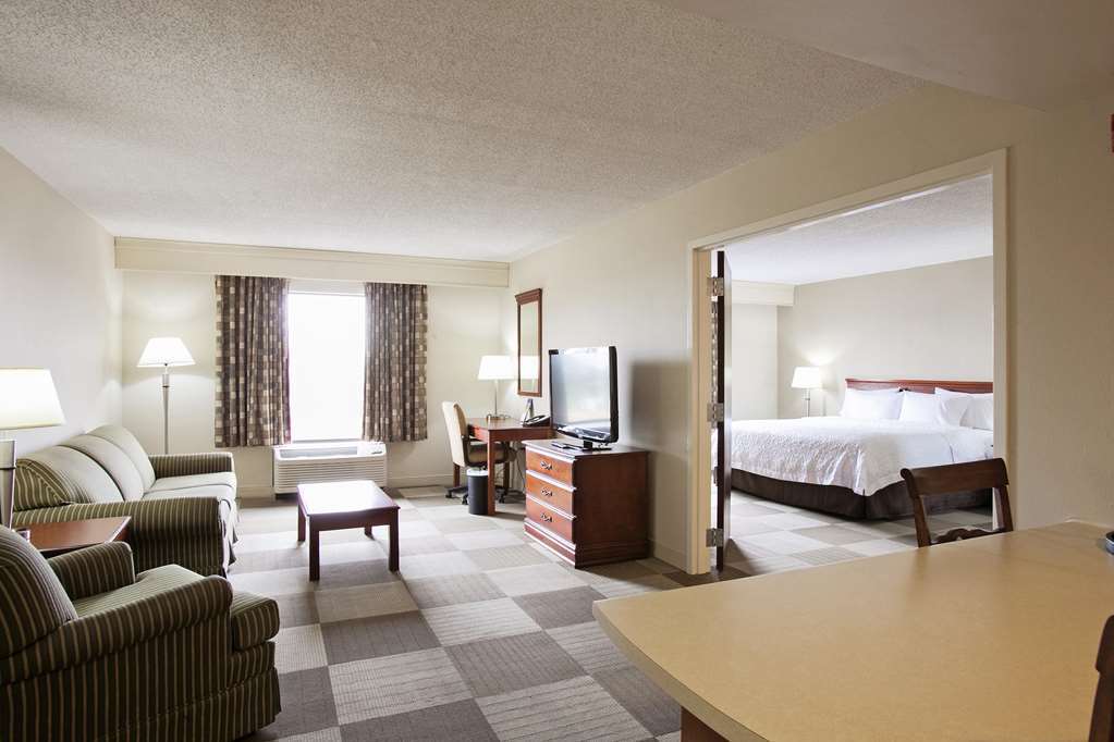 Hampton Inn 莫尔特里 客房 照片