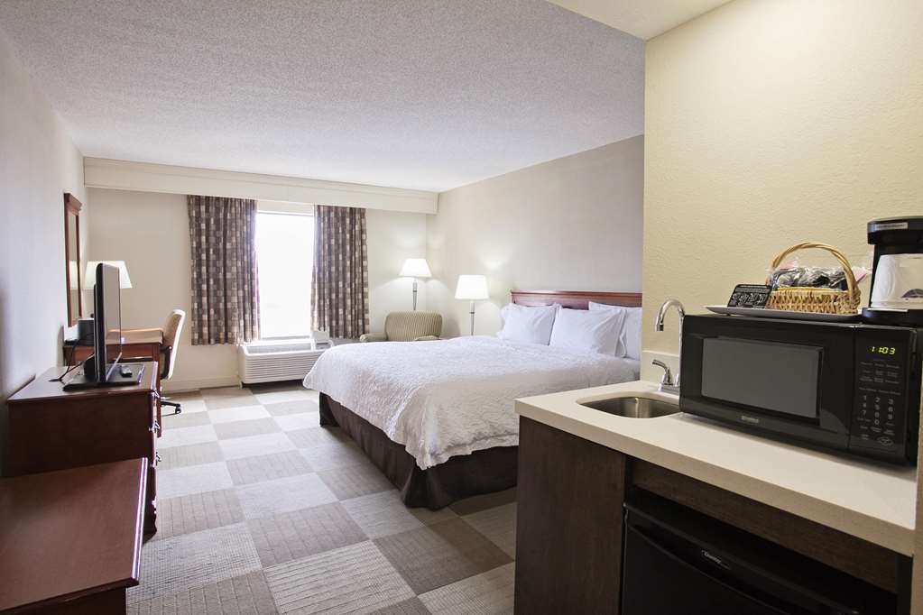 Hampton Inn 莫尔特里 客房 照片
